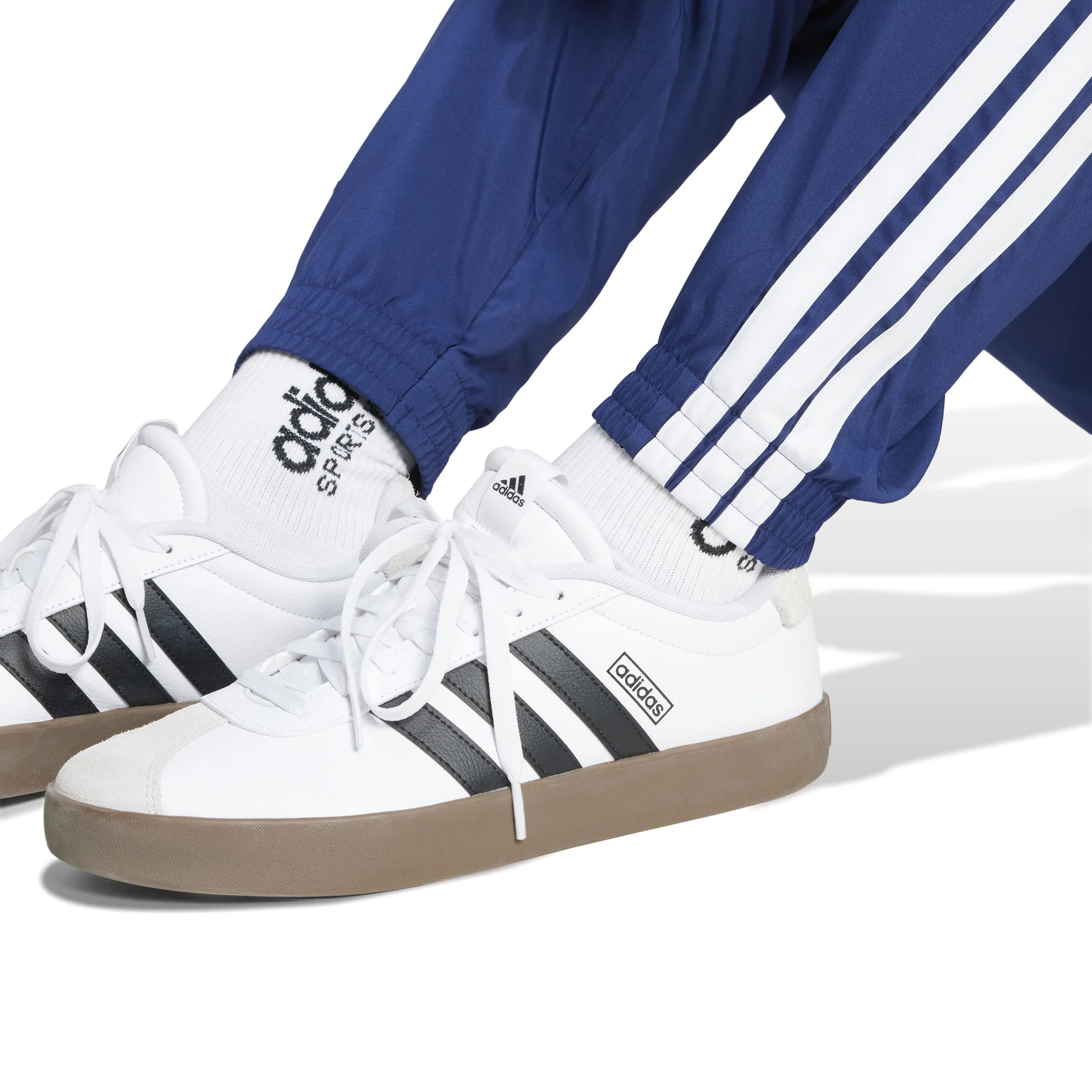 Essentials 3Stripes Woven Spodnie dresowe Mężczyźni - niebieski - Image 5