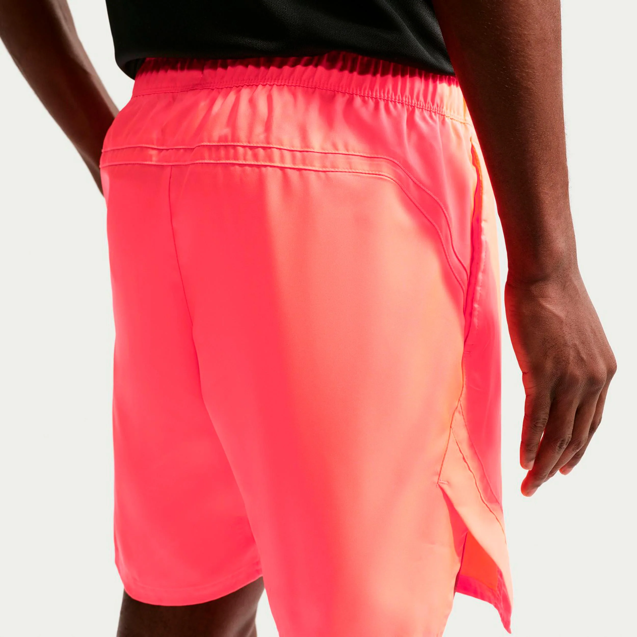 Court Victory Dri-Fit 7in Szorty Mężczyźni - koral, czarny - Image 4