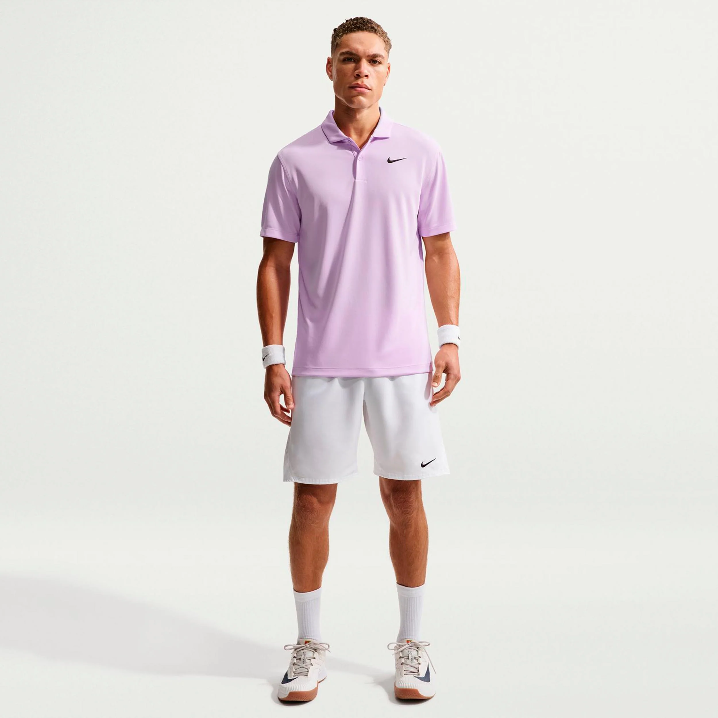 Dri-Fit Victory Court Solid Polo Mężczyźni - liliowy, czarny - Image 2