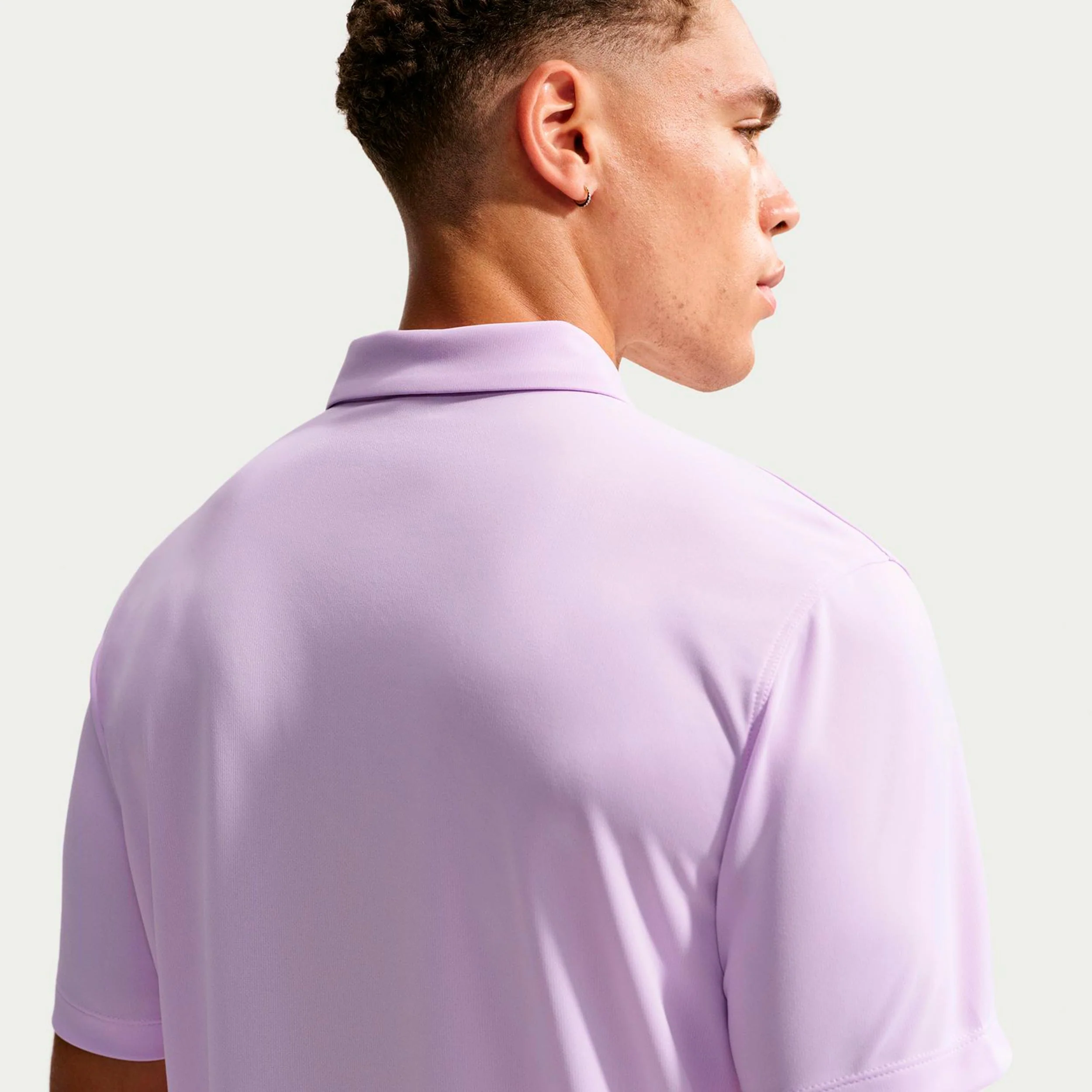 Dri-Fit Victory Court Solid Polo Mężczyźni - liliowy, czarny - Image 5